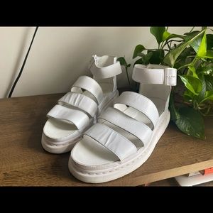 DR. MARTENS 🖤 ALL WHITE 🤍 CLARISSA SANDALS